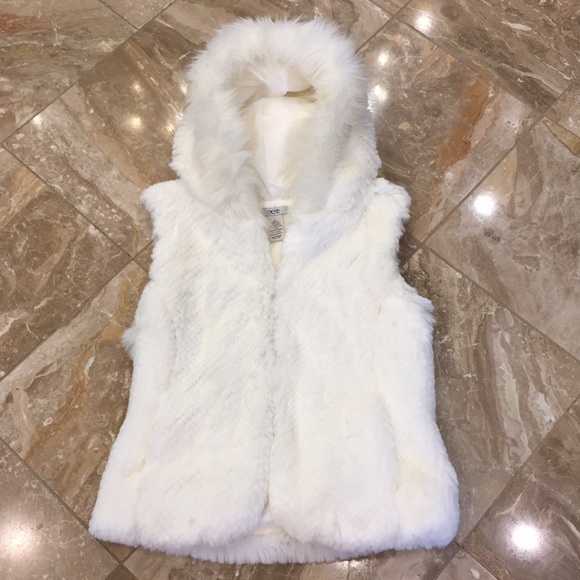 Cache Jackets & Blazers - Cache faux fur ivory vest